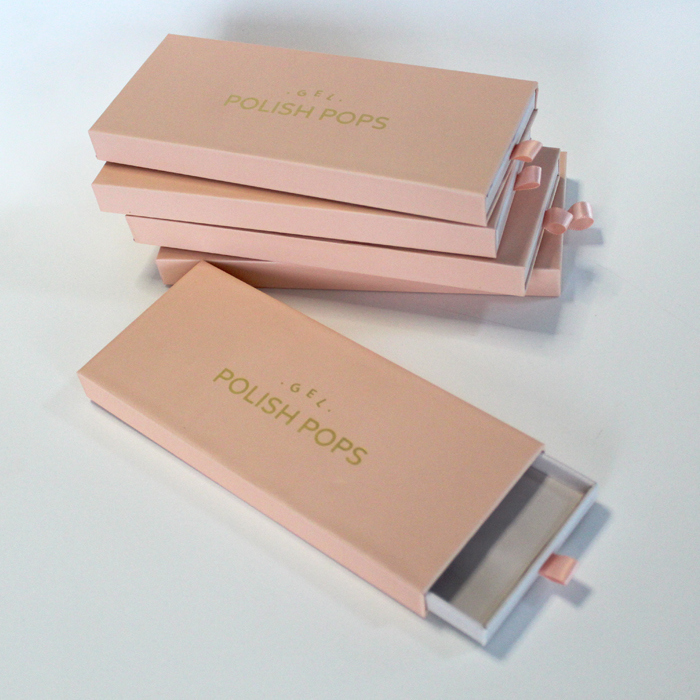 럭셔리 프레스 손톱에 반짝이는 라미네이션 UV 코팅과 레이닝과 함께 포장 상자 아름다움 마니큐어 가짜 손톱