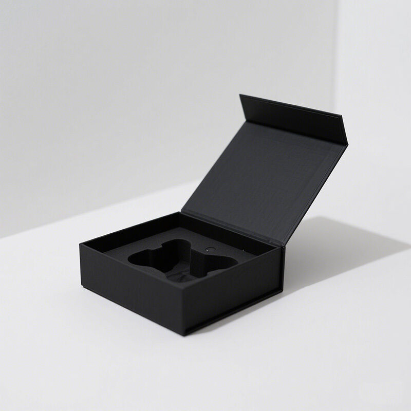 도매 맞춤형 로고 EVA 폼 삽입 재활용 재료가 있는 단단한 판지 자석 선물 포장 상자